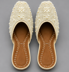 House of Ilahi Hand-Embroidered Designer Jutti