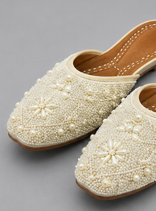 House of Ilahi Hand-Embroidered Designer Jutti