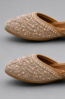 House of Ilahi Hand-Embroidered Designer Jutti