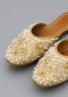 House of Ilahi Hand-Embroidered Designer Jutti