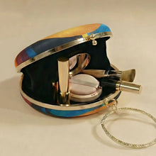 Celestial Flow Round Clutch