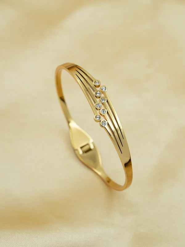 Radiant Flow Golden Bracelet