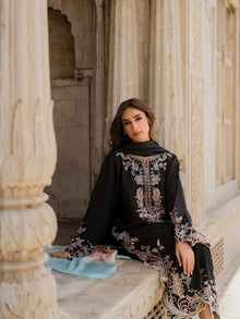 Luxe Kaftan with Embroidered work