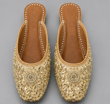 House of Ilahi Hand-Embroidered Designer Jutti