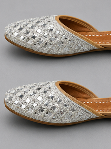 House of Ilahi Hand-Embroidered Designer Jutti