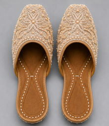 House of Ilahi Hand-Embroidered Designer Jutti