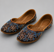 House of Ilahi Hand-Embroidered Designer Jutti