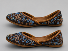 House of Ilahi Hand-Embroidered Designer Jutti